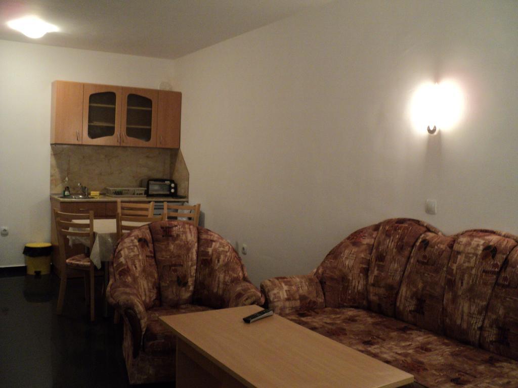 Meni Apartments And Guest Rooms Sozopol Pokój zdjęcie