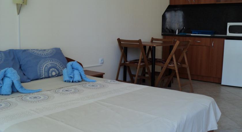 Meni Apartments And Guest Rooms Sozopol Pokój zdjęcie